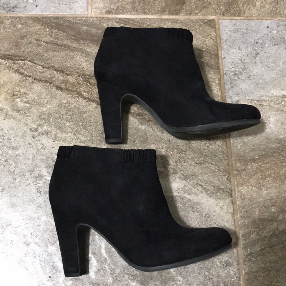 Sam & Libby Heeled Black Booties.